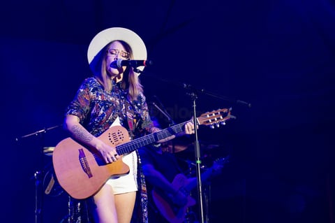 Dos intérpretes que se encargaron de fusionar el pop y el rock en el máximo espacio musical del recinto ferial que este domingo dirá adiós a su edición 2019.
