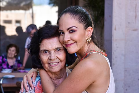 03082019 María Luisa y su nieta Sandra.