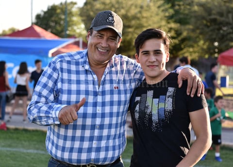 03082019 MUY CONTENTOS.  Eduardo Borrego con su hijo Alan Borrego.