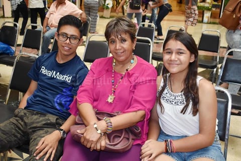 04082019 EN FAMILIA.  Milton, Norma Angélica y Linet.