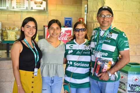 05082019 Andrea, Paola, Cecy y Ricardo.