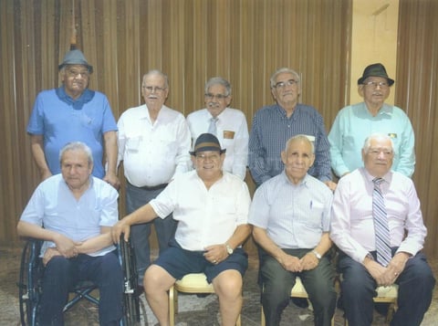04082019 REENCUENTRO.  Sobrevivientes de la Generación 1954-1957 de la Academia Comercial Minerva de Nueva Rosita, Coahuila, en su reunión anual celebrando el 62 aniversario de su graduación en julio pasado.
