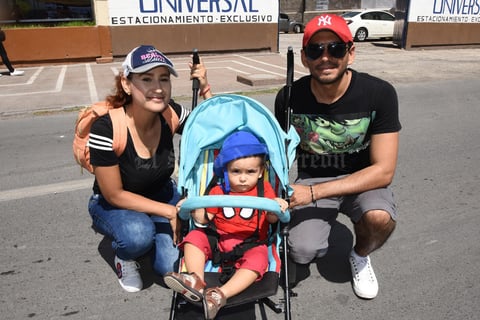 04082019 DE PASEO.  Zulma, Nicolás y Félix.