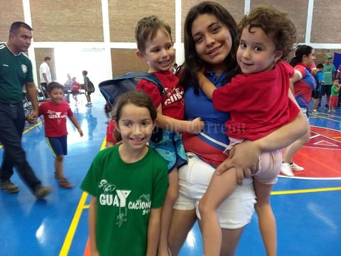 05082019 FELICES.  Lizeth, Isabel, Julen e Isabel.