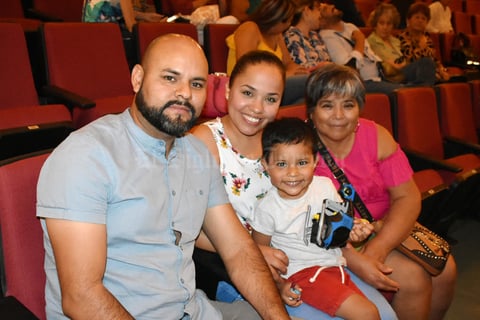06082019 admiran obra de teatro