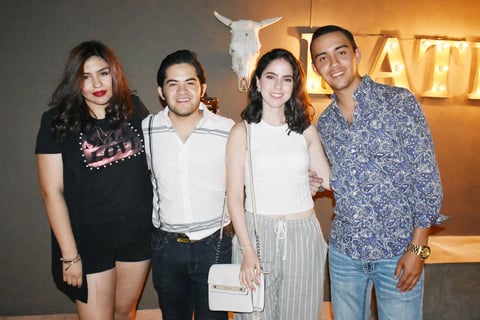 Victoria, Mario, Lupita y Alberto.