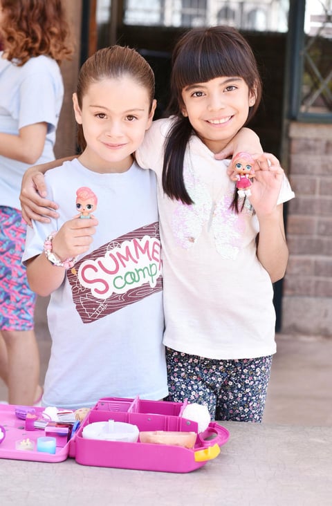 Camila y Romina.