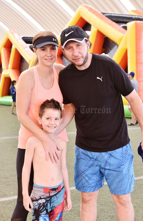 Ana Román, Alejandro Vázquez y Fango Vázquez