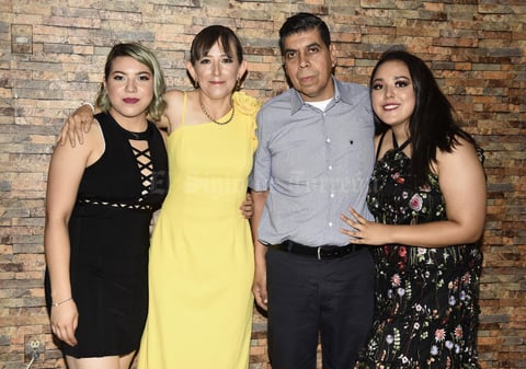 07082019 EN FAMILIA.  Mónica, Flor, Miguel y Rocío.