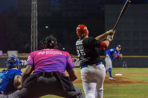 Isaac Jiménez (2-4) salió con los brazos en alto, Alberto Leyva (3-1) cargó con el revés, y Esteban Haro con un relevazo de dos ponches, se acreditó su primer salvamento de la campaña.