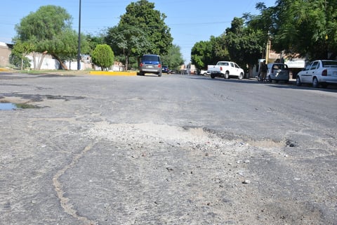 Baches. La vialidad destrozada es uno de los padecimientos más comunes.