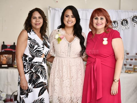 08082019 SE CASARá EN OCTUBRE.  Elizabeth acompañada de María Ortiz Roque y Juana Romero Reynoso, organizadoras de su despedida de soltera. La festejada se casará con Juan Manuel el próximo 26 de octubre.