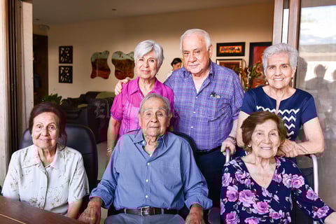 08082019 CUMPLE 90 AñOS.  Enrique Galindo Carrillo con sus hermanos: Gloria, Dora, Roselina, Norberto y Lupita, en su festejo.