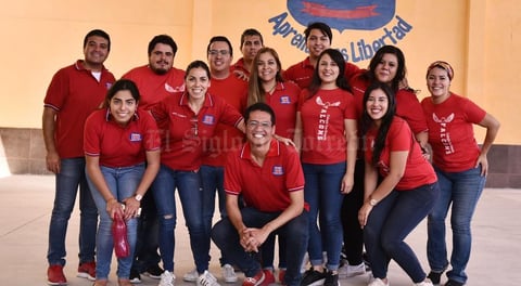 09082019 LISTOS PARA EL REGRESO A CLASES.  Personal de secundaria y preparatoria del colegio CSR.