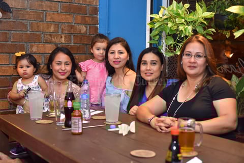 09082019 Familia Flores.