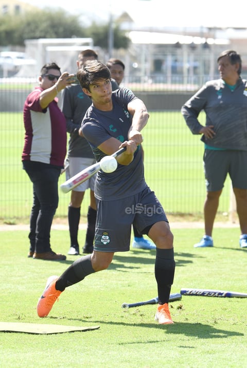 Santos realiza práctica de softbol ante su próximo duelo con Unión Laguna