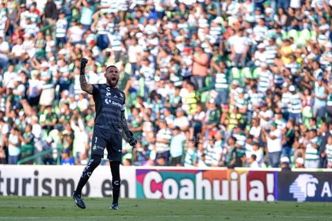 celebración de gol Jonathan Orozco