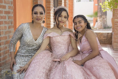 11082019 Giselle, Lorelai y Karime.