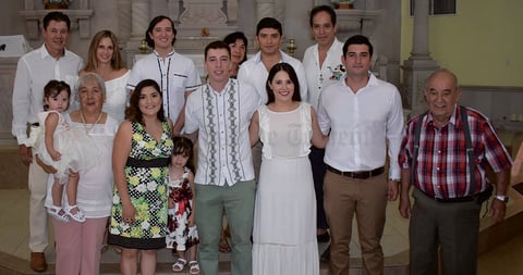 11082019 EN FAMILIA.  Bautismo de Leah e Isabella de la Torre Potisek, acompañadas por algunos miembros de su familia.