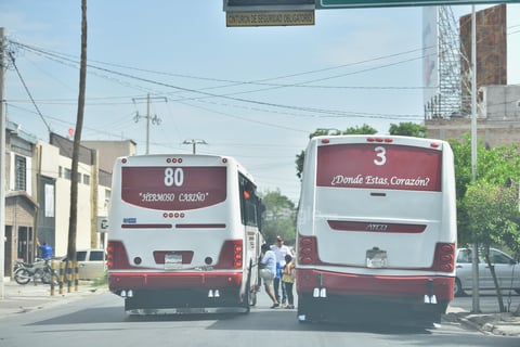 La necesidad de tomar un camión que va en el carril que no le corresponde expone a peligros.