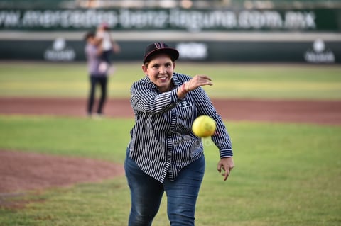 Algodoneros y Guerreros se enfrentan en el Estadio Revolución