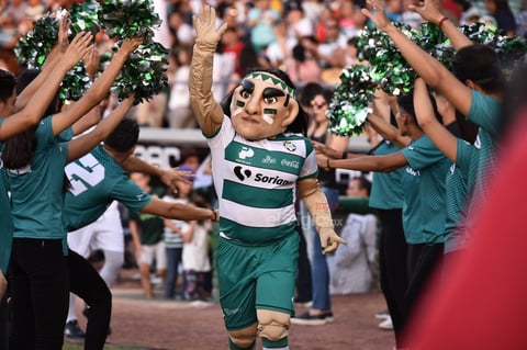 Algodoneros y Guerreros se enfrentan en el Estadio Revolución
