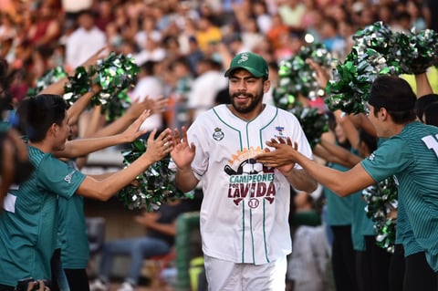 Algodoneros y Guerreros se enfrentan en el Estadio Revolución