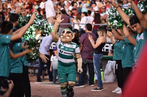 Algodoneros y Guerreros se enfrentan en el Estadio Revolución