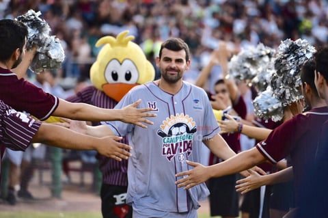 Algodoneros y Guerreros se enfrentan en el Estadio Revolución