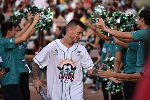 Algodoneros y Guerreros se enfrentan en el Estadio Revolución