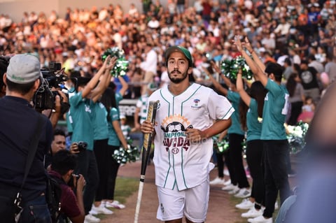 Algodoneros y Guerreros se enfrentan en el Estadio Revolución