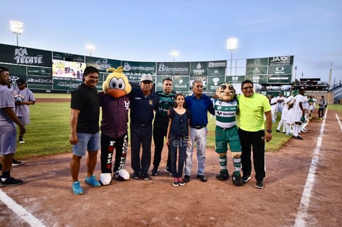Algodoneros y Guerreros se enfrentan en el Estadio Revolución
