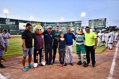 Algodoneros y Guerreros se enfrentan en el Estadio Revolución