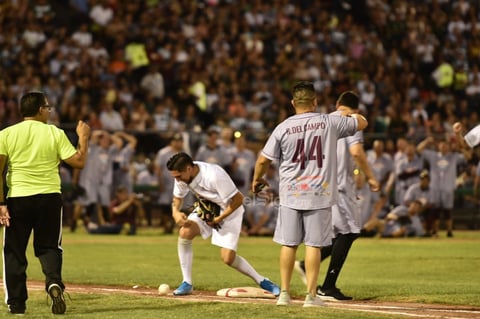 Algodoneros y Guerreros se enfrentan en el Estadio Revolución