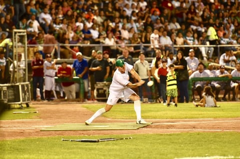 Algodoneros y Guerreros se enfrentan en el Estadio Revolución