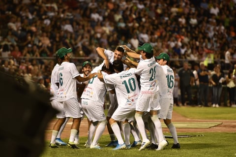 Algodoneros y Guerreros se enfrentan en el Estadio Revolución