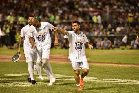 Algodoneros y Guerreros se enfrentan en el Estadio Revolución