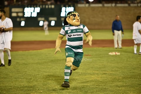 Algodoneros y Guerreros se enfrentan en el Estadio Revolución