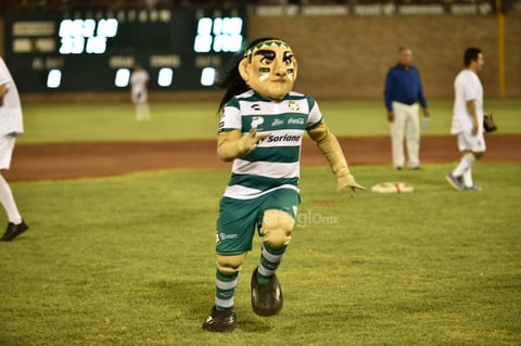 Algodoneros y Guerreros se enfrentan en el Estadio Revolución