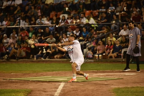 Algodoneros y Guerreros se enfrentan en el Estadio Revolución