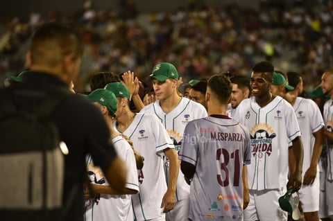 Algodoneros y Guerreros se enfrentan en el Estadio Revolución