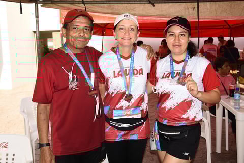 14082019 PARTICIPAN EN CARRERA ATLéTICA.  José Luis, Silvia y Carolina.