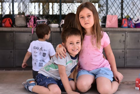 14082019 LINDA POSTAL.  Rodrigo y Regina.