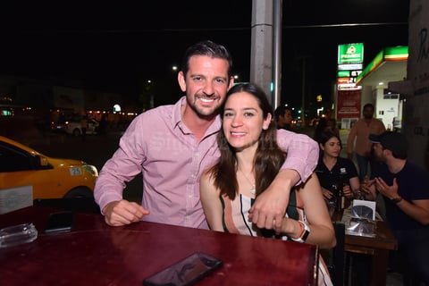 14082019 MUY CONTENTOS.  Pablo y Cynthia.