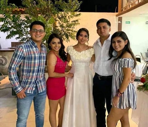15082019 EN CONVIVIO.  Eddy, Mireya, Gisell, Jorge y Vanessa.