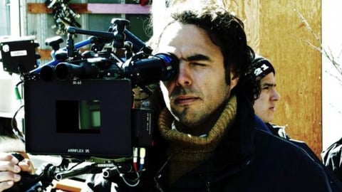 González Iñárritu ha logrado el reconocimiento internacional gracias a su carrera como director, pero sus inicios fueron en los medios de comunicación, en los que destacó por su trabajo en la estación de radio WFM 96.9 como locutor, en los 90.