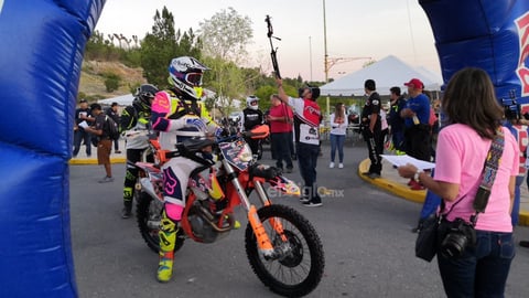 'Las condiciones de seguridad que hoy vive Coahuila, permiten ser sede de grandes eventos como el Coahuila 1000 que en su novena edición, ha incrementado la cantidad de participantes que vienen de varios estados del país y del extranjero, además de que estrena una nueva ruta', expresó Riquelme Solís que participa nuevamente como piloto.