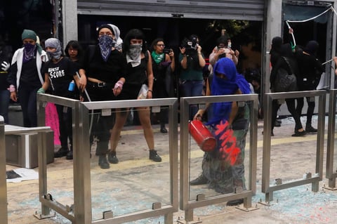Agresiones y daños tras marcha feminista en CDMX