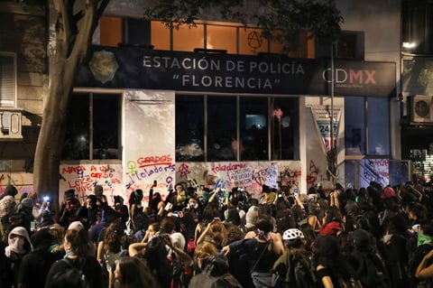 Agresiones y daños tras marcha feminista en CDMX