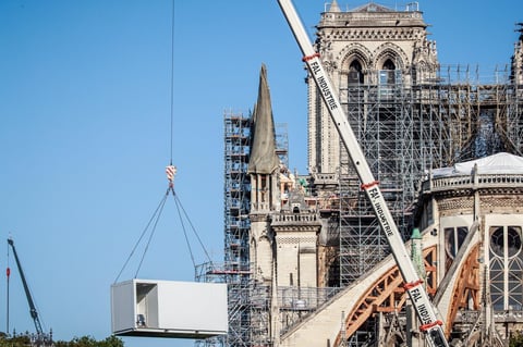 Notre Dame volvió a recibir trabajadores.